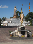 3 standing buddhas in Wat Pikulthong